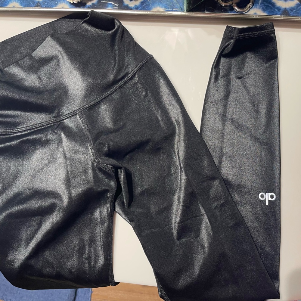 ALO Yoga Shiny Black Leggings